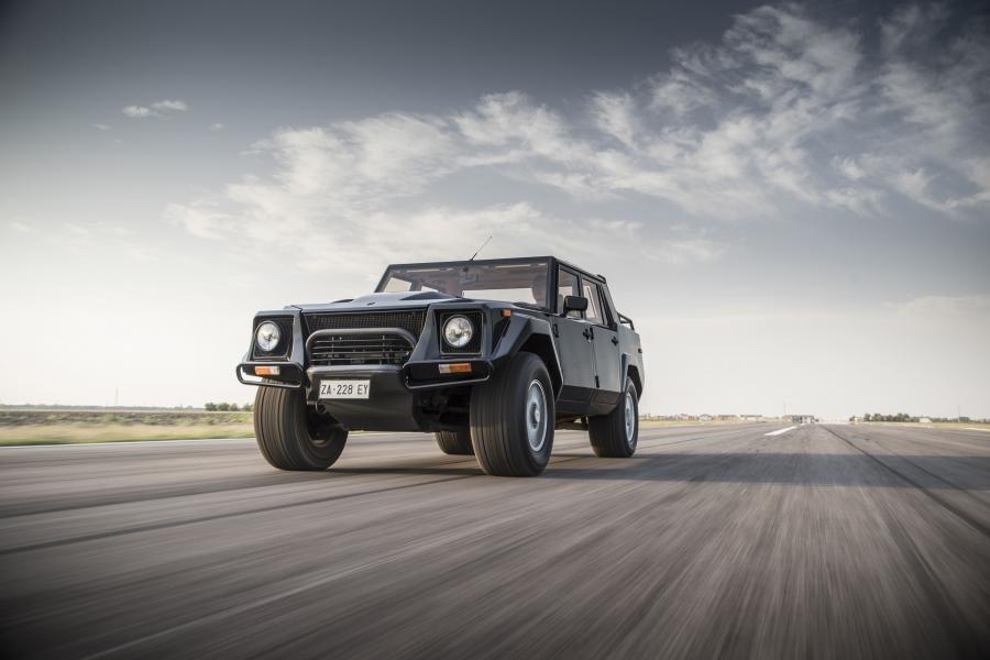  Lamborghini LM002 1990 года  (NA) (фото 33 из 55)